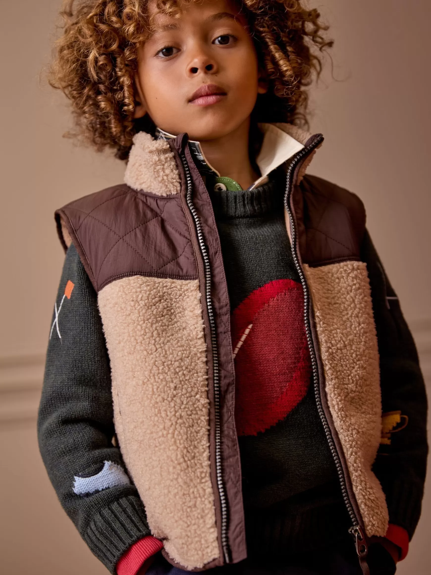 Boys' Eddington Natural & Brown Colourblock Fleece Gilet^Joules Shop