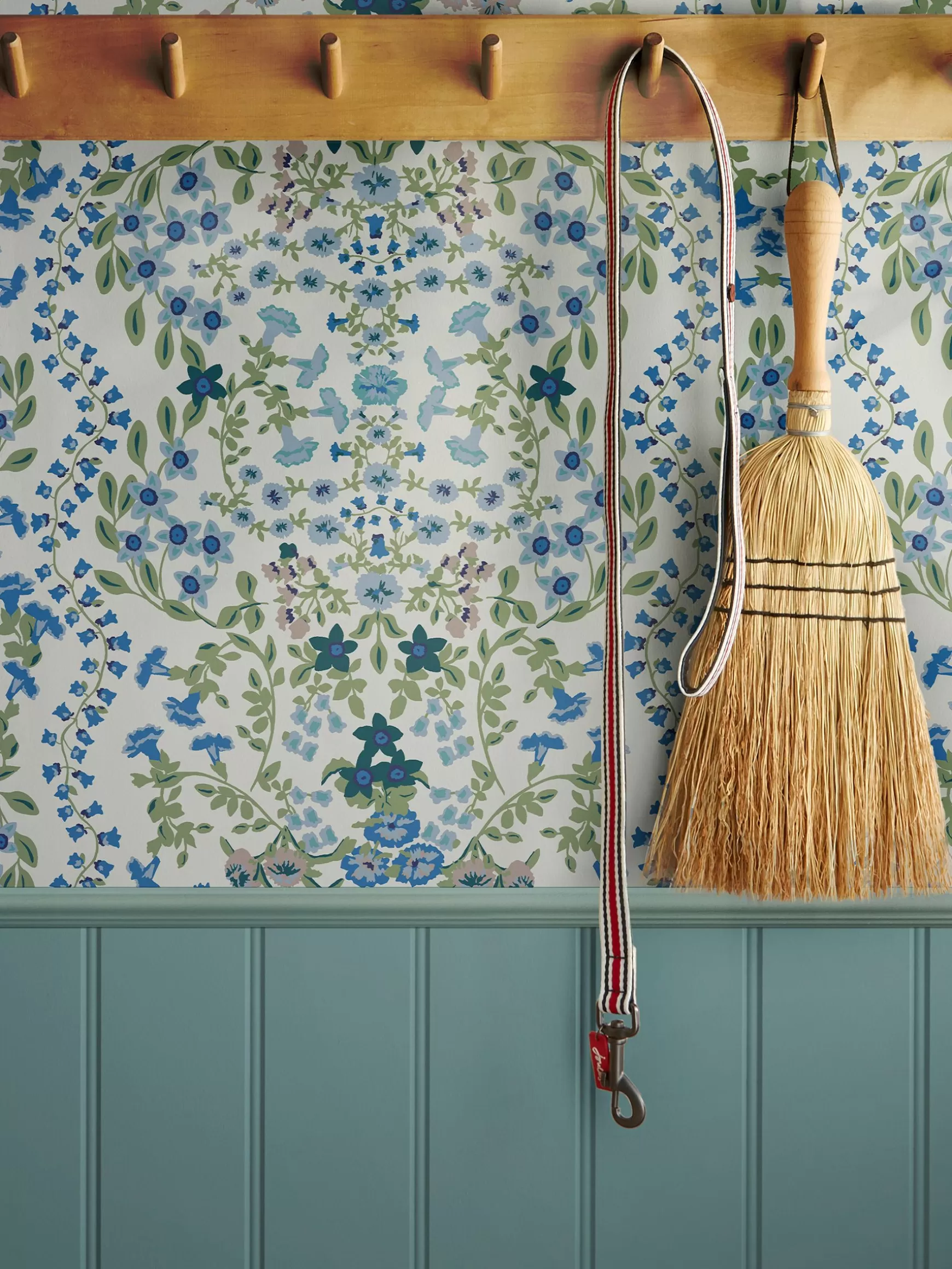 Symmetrical Trellis Ditsy 10M Wallpaper^Joules Hot