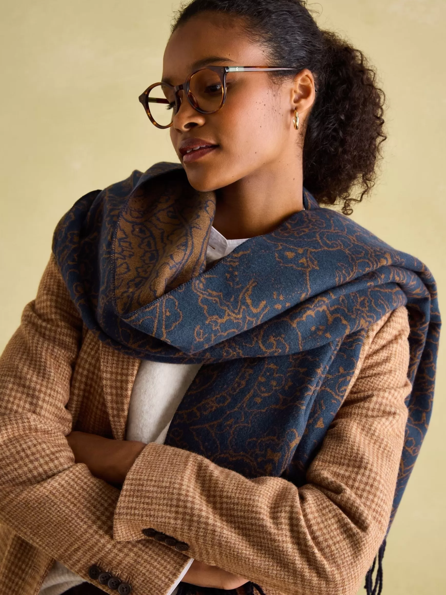 Elissa Navy & Camel Double-Sided Jacquard Scarf^Joules Fashion
