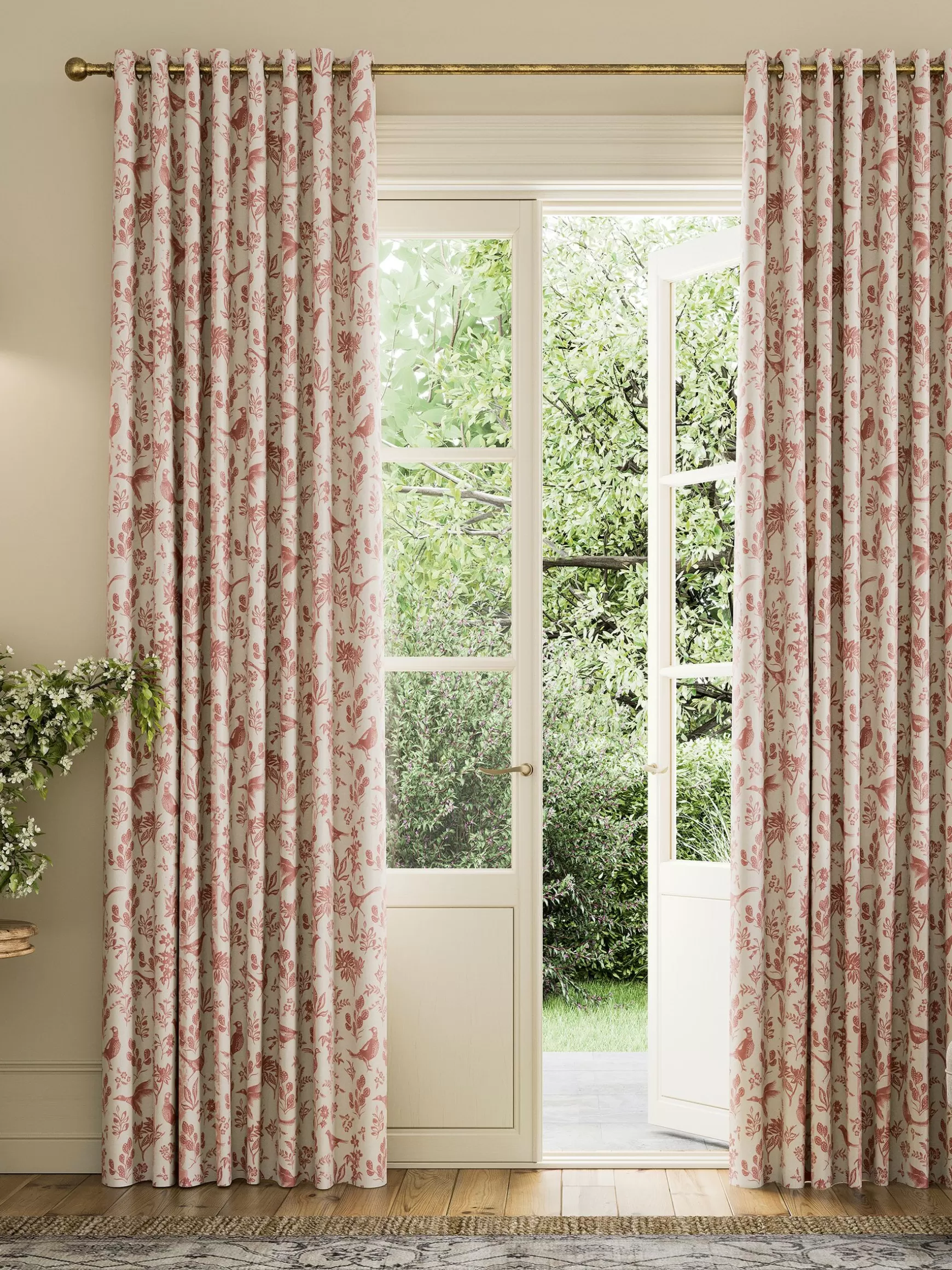 Festival Pheasants Set of 2 Blackout Eyelet Curtains^Joules Discount