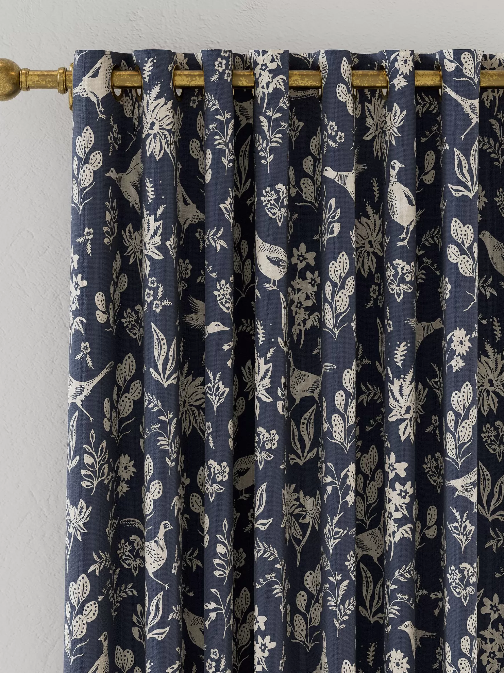Festival Pheasants Set of 2 Blackout Eyelet Curtains^Joules Fashion