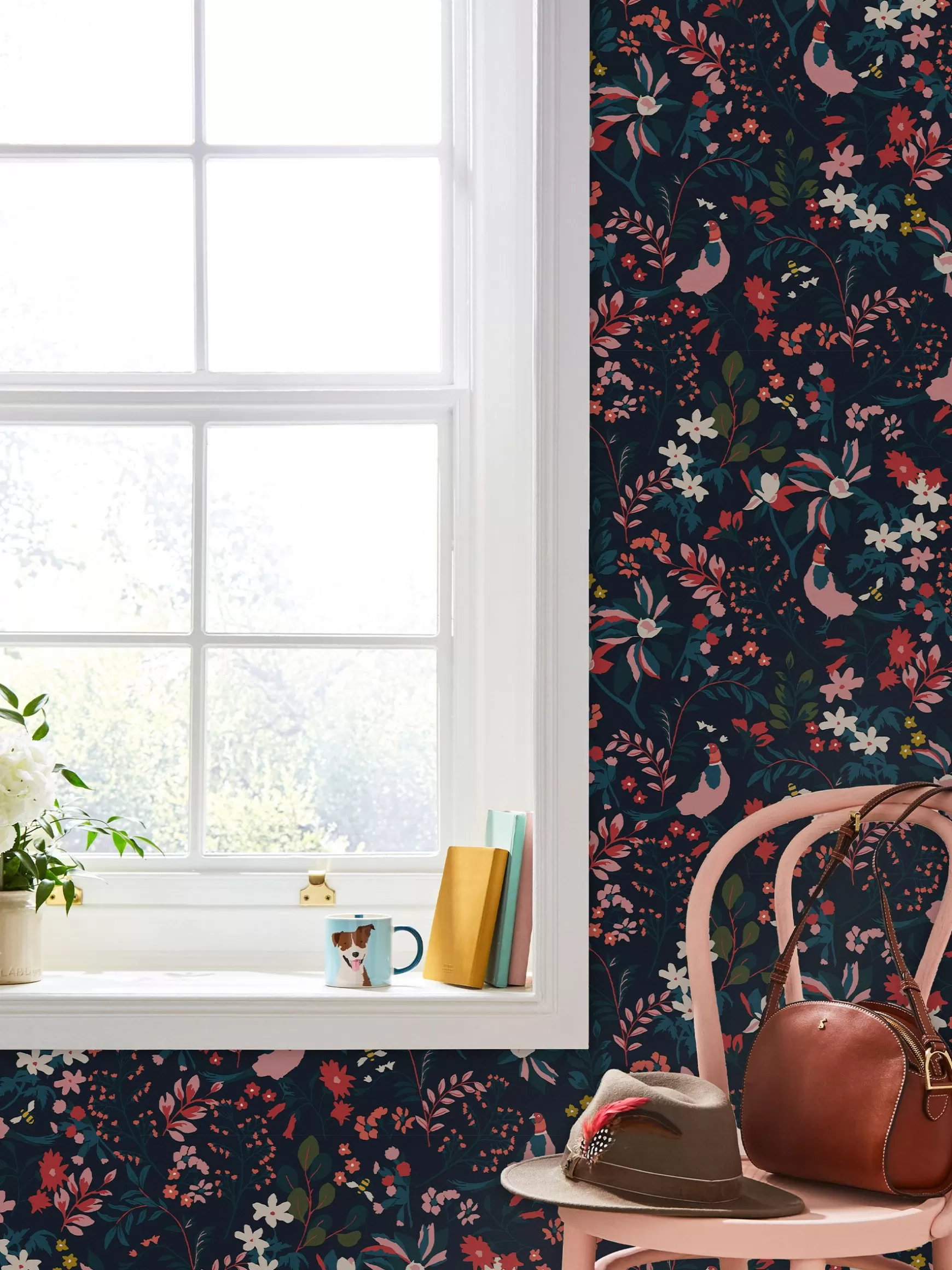 French Navy Fields Edge Floral 10M Wallpaper^Joules Outlet