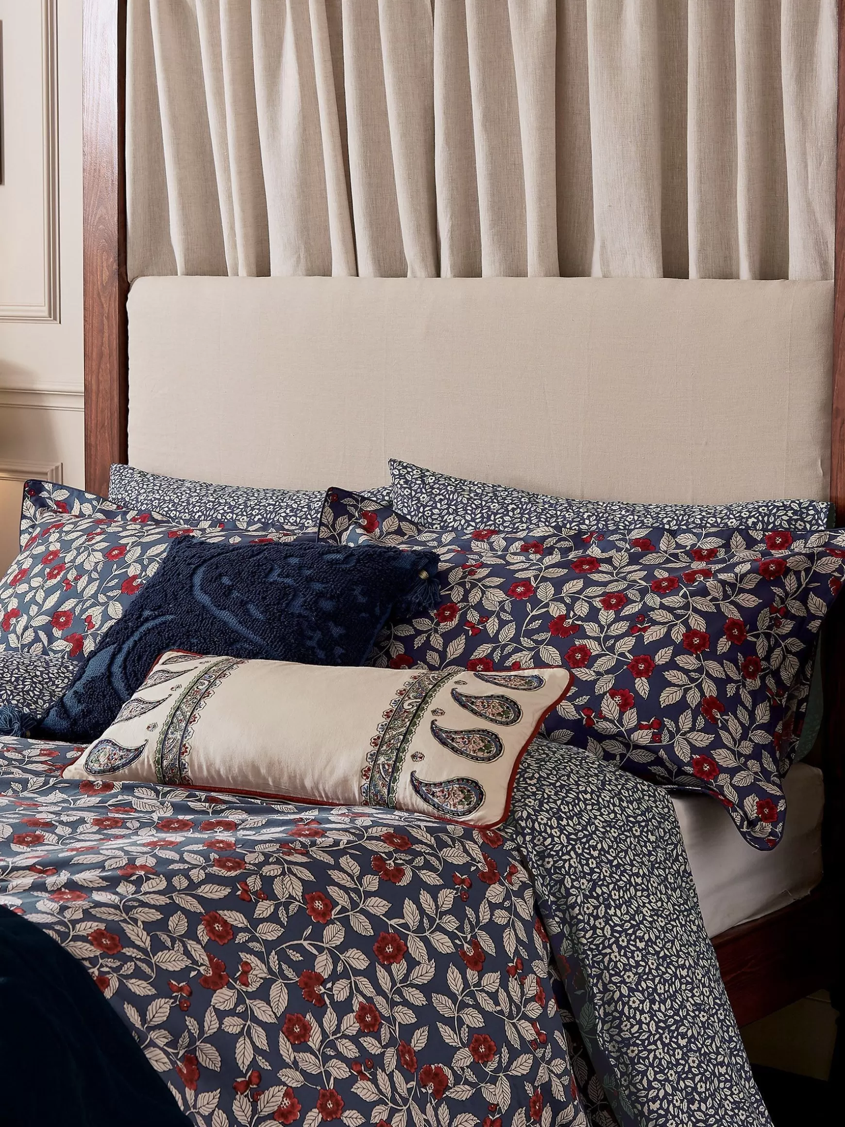 Grove Floral 100% Cotton Bedding Set^Joules Hot