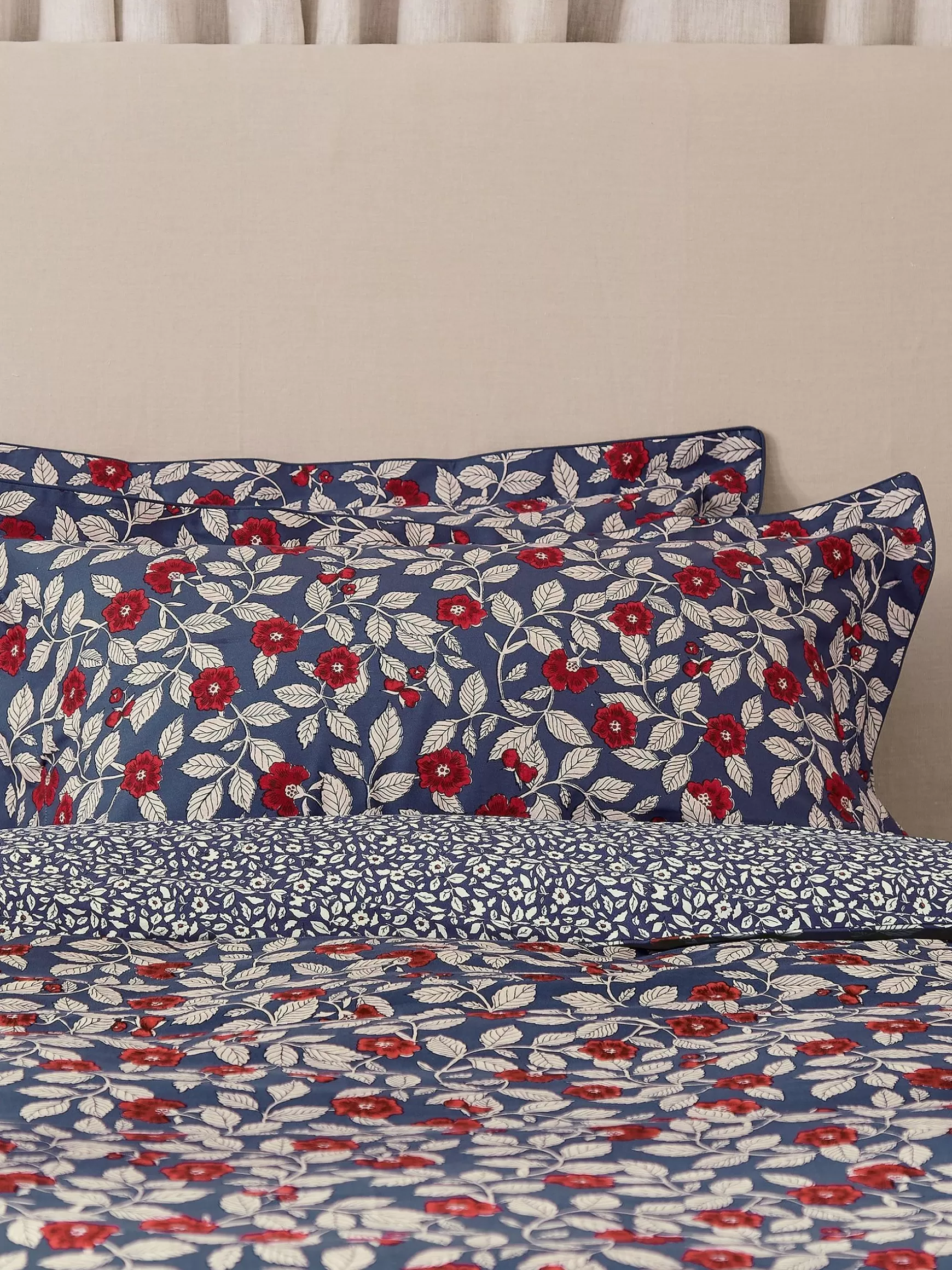 Grove Floral Set of 2 100% Cotton Standard Pillowcases^Joules Fashion
