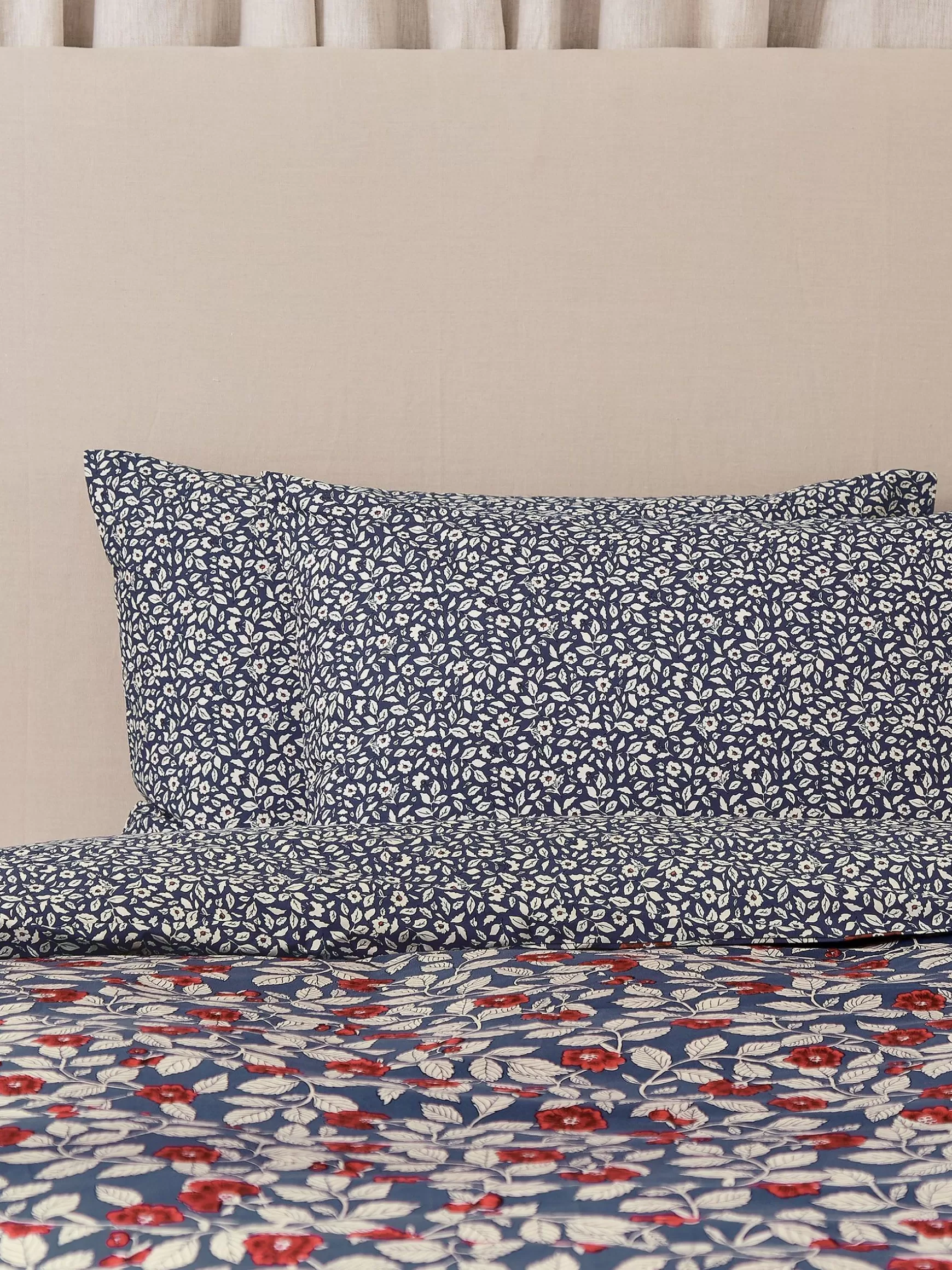 Grove Floral Set of 2 100% Cotton Standard Pillowcases^Joules Fashion