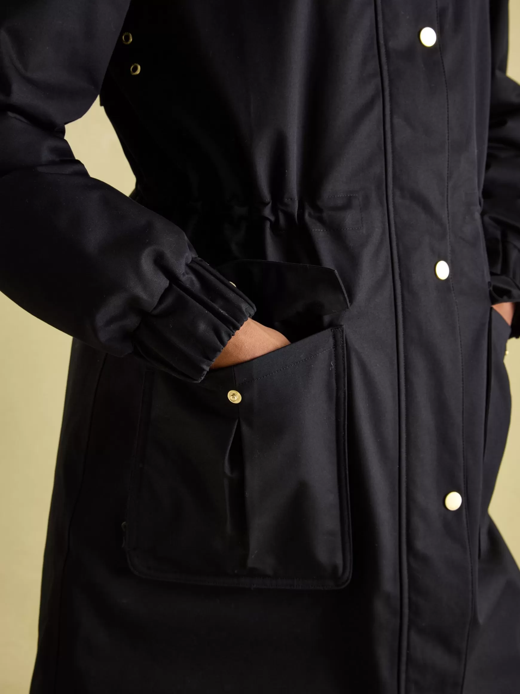 Harpsden Cosy Waterproof Fleece Lined Raincoat with Faux Fur Hood^Joules Outlet