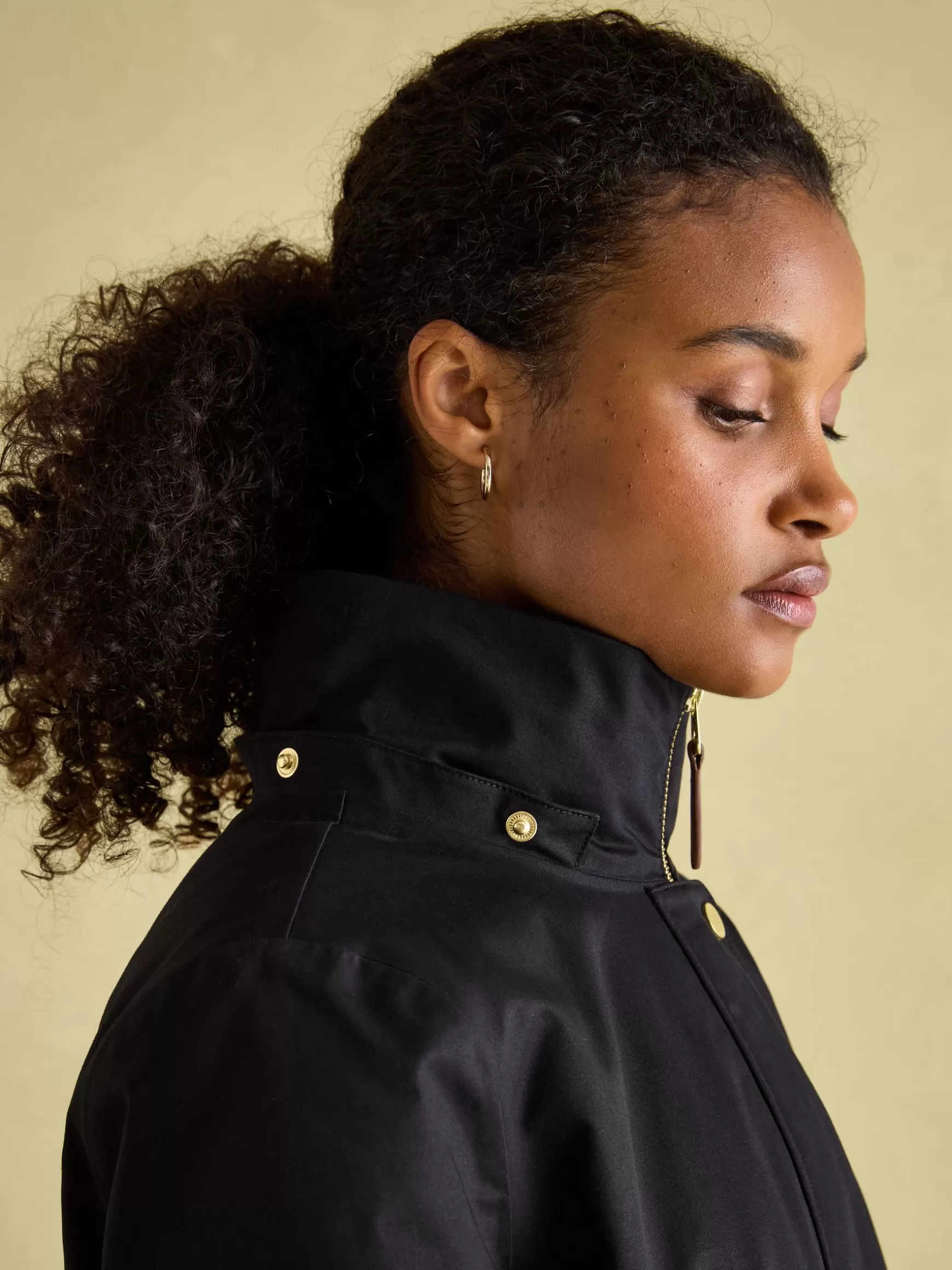 Harpsden Cosy Waterproof Fleece Lined Raincoat with Faux Fur Hood^Joules Outlet