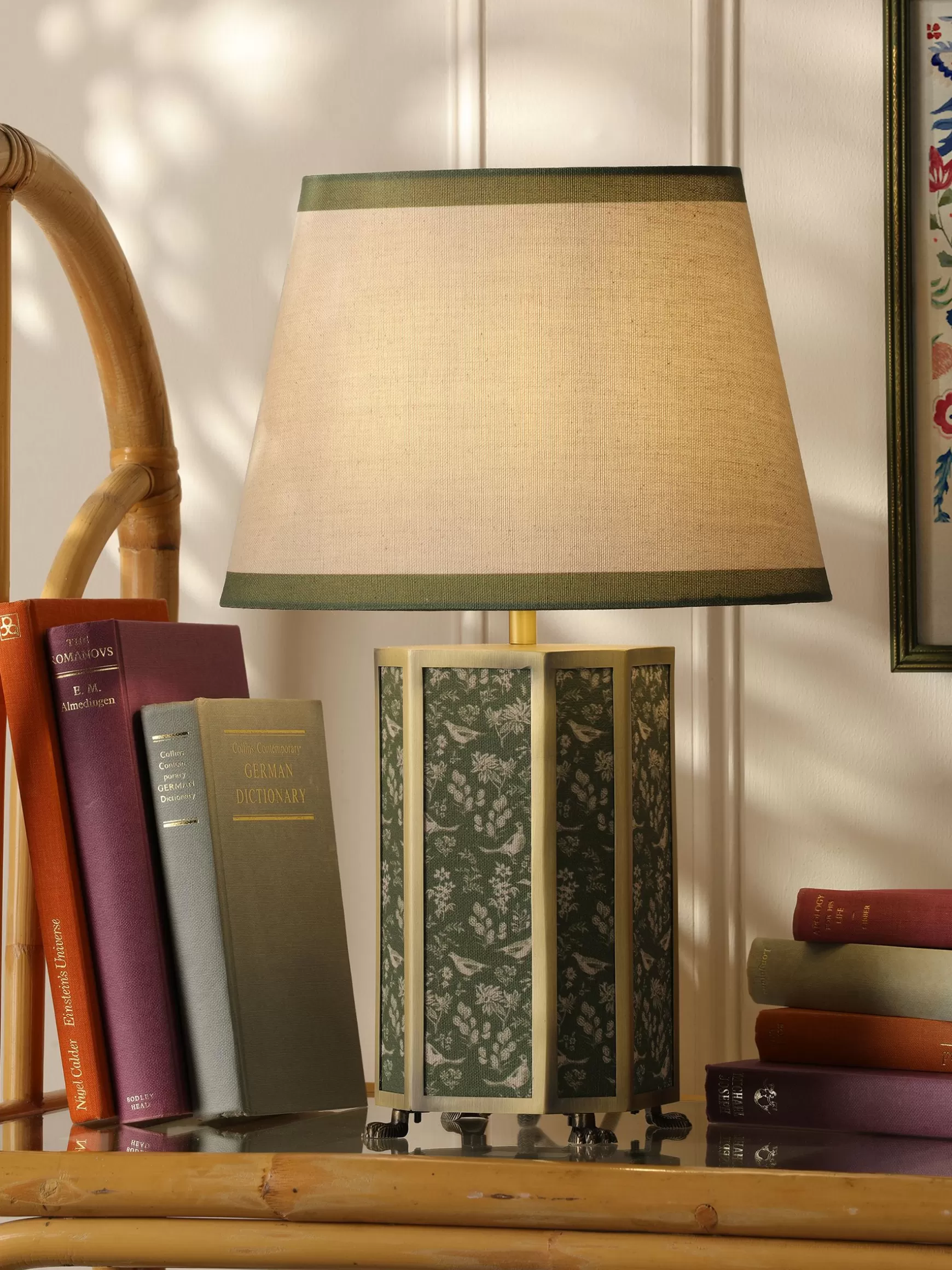 Helmingham Green Printed Claw Foot Table Lamp^Joules Outlet