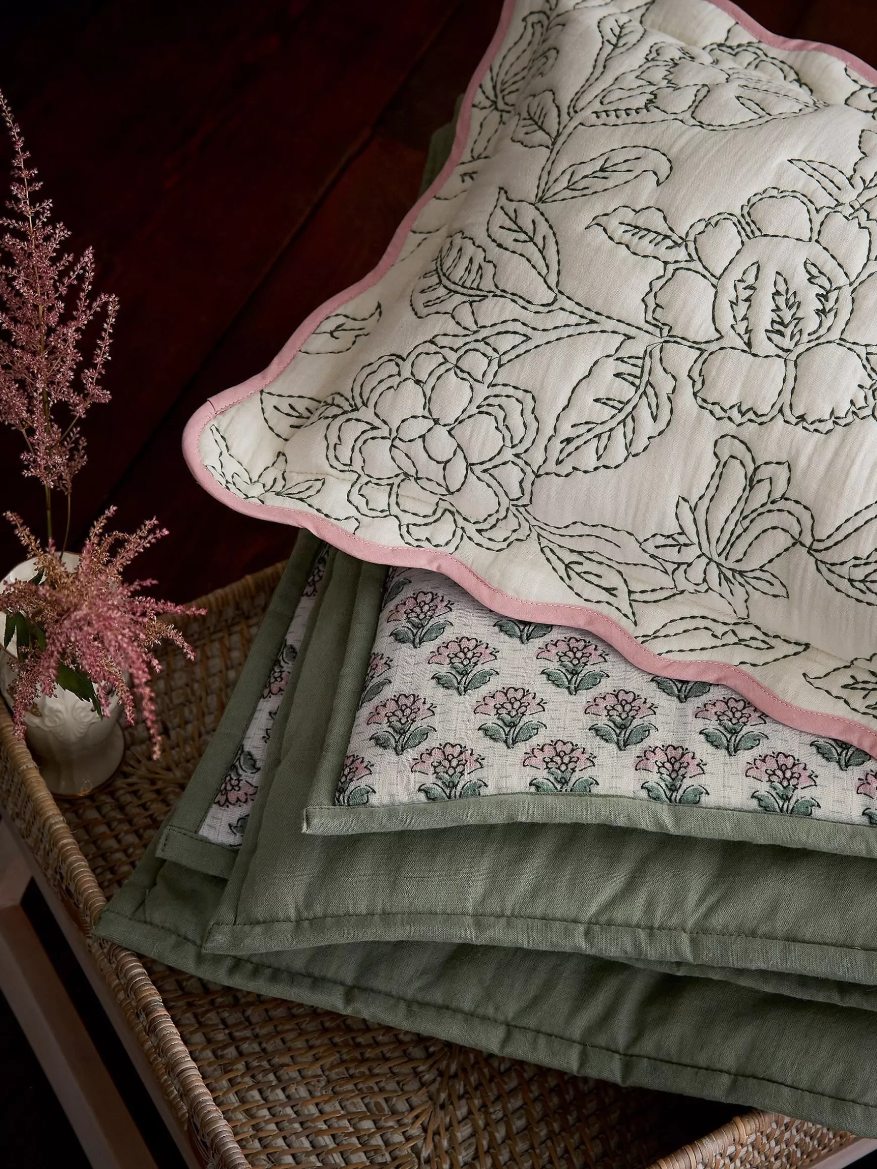 Juliette 100% Cotton Scalloped Embroidered Cushion^Joules Discount