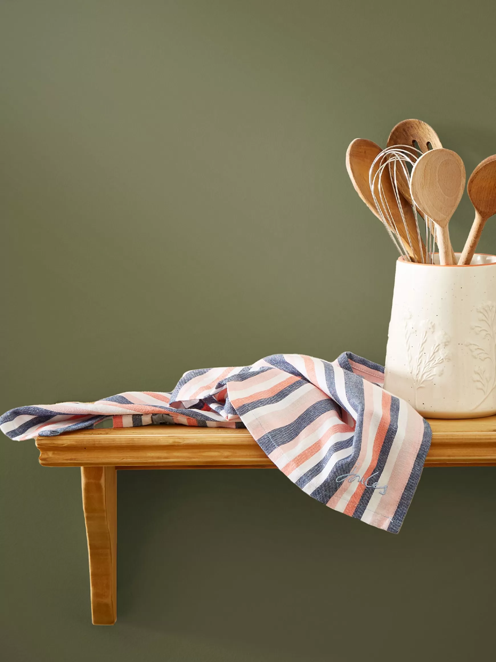 Picnic Blanket Green Multi Surface Matt Emulsion^Joules Store