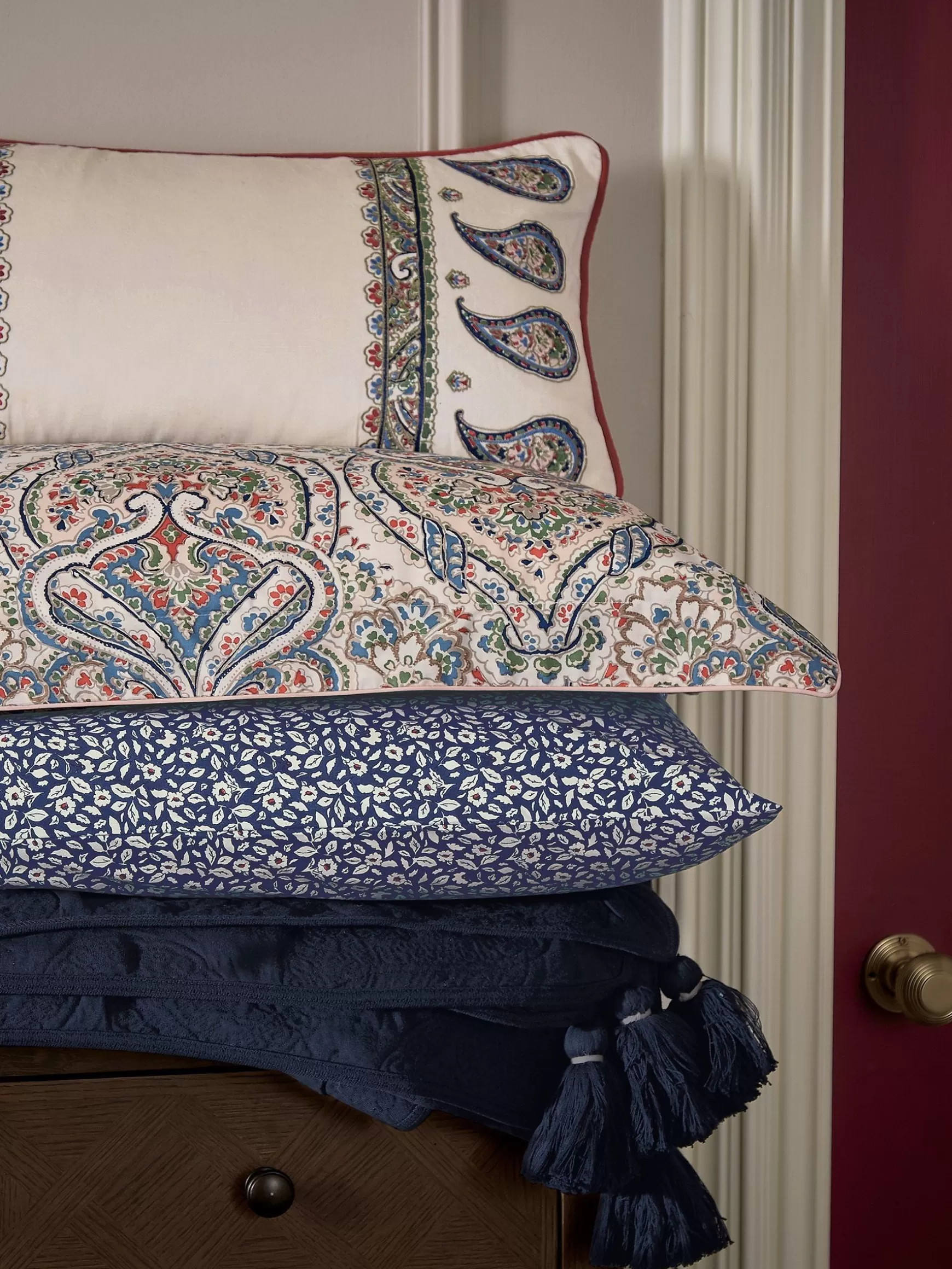 Paisley 100% Cotton Cushion^Joules Outlet